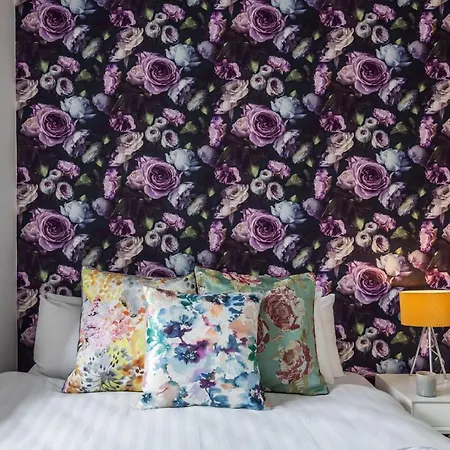 Sweet - Adelaide Square