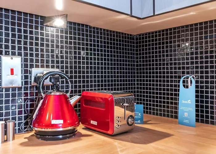 Sweet - Adelaide Square