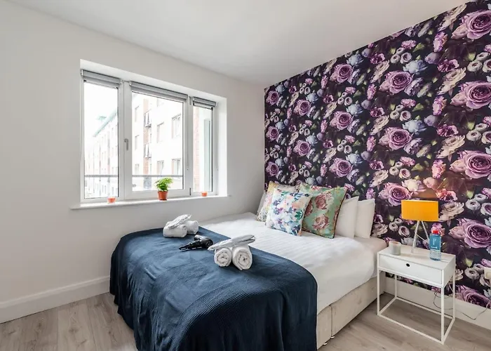 Sweet - Adelaide Square